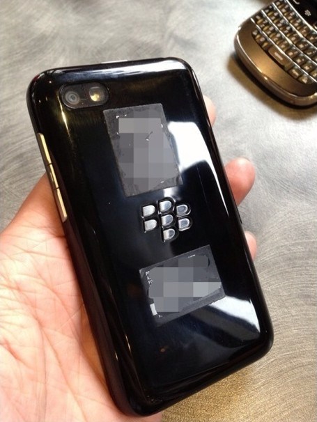 BlackBerry R10 atras