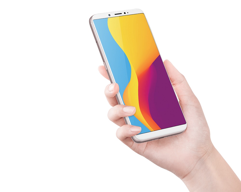 Render oficial del frente del ZTE Nubia V18 en su variante color dorado de frente blanco.