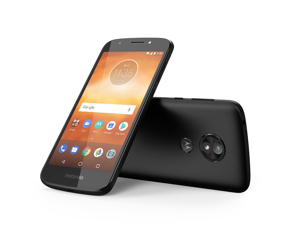 Render oficial del frente y dorso del Motorola Moto E5 Play negro.
