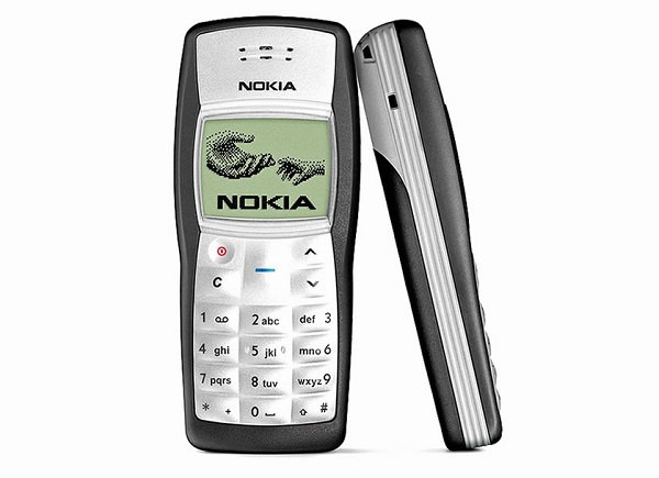 Render frontal y lateral del Nokia 1100 color negro. Render frontal y lateral del Nokia 1100 color negro.