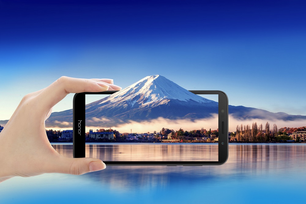 Render oficial del Huawei Honor 7S en posición apaisada.