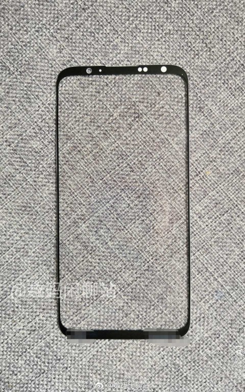Fotografía filtrada del panel frontal color negro del Meizu 16 Plus.