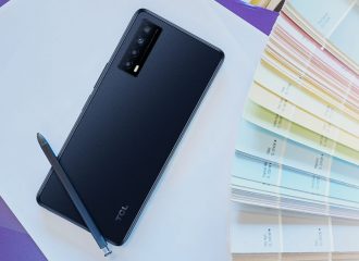 TCL Stylus 5G se suma a la competencia de smartphones con lápiz