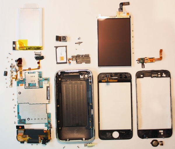 iPhone 3G S desarmado