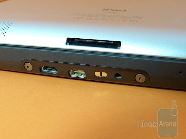 Apple iPad 2 vs Motorola XOOM puertos