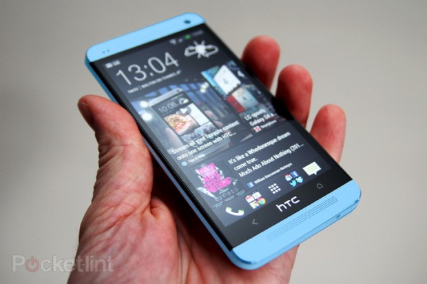HTC One color azul