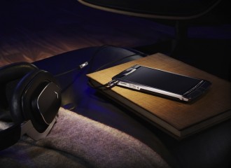 Vertu Signature Touch redefine el concepto Premium