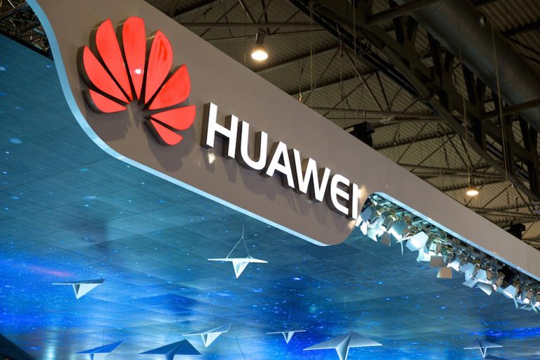 Primer teaser oficial: Huawei P20 con cámara dorsal triple de alineación horizontal
