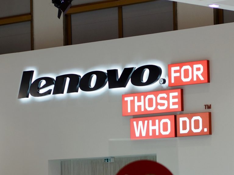 Lenovo arroja la primera piedra: teasers oficiales agresivos del Lenovo S5 Pro