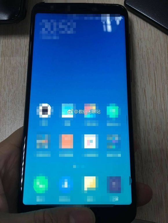 Fotografía en vivo del frente del supuesto Xiaomi Redmi 5 Plus. 