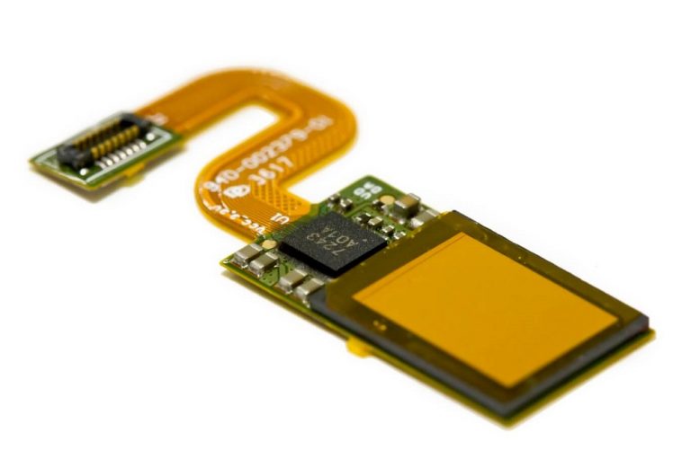 El nuevo sensor FS9500 de la línea «Clear ID» de Synaptics detectará huellas dactilares bajo displays OLED