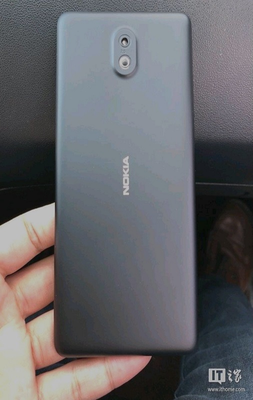 Fotografía filtrada de uno de los posibles dorsos del Nokia 1. 