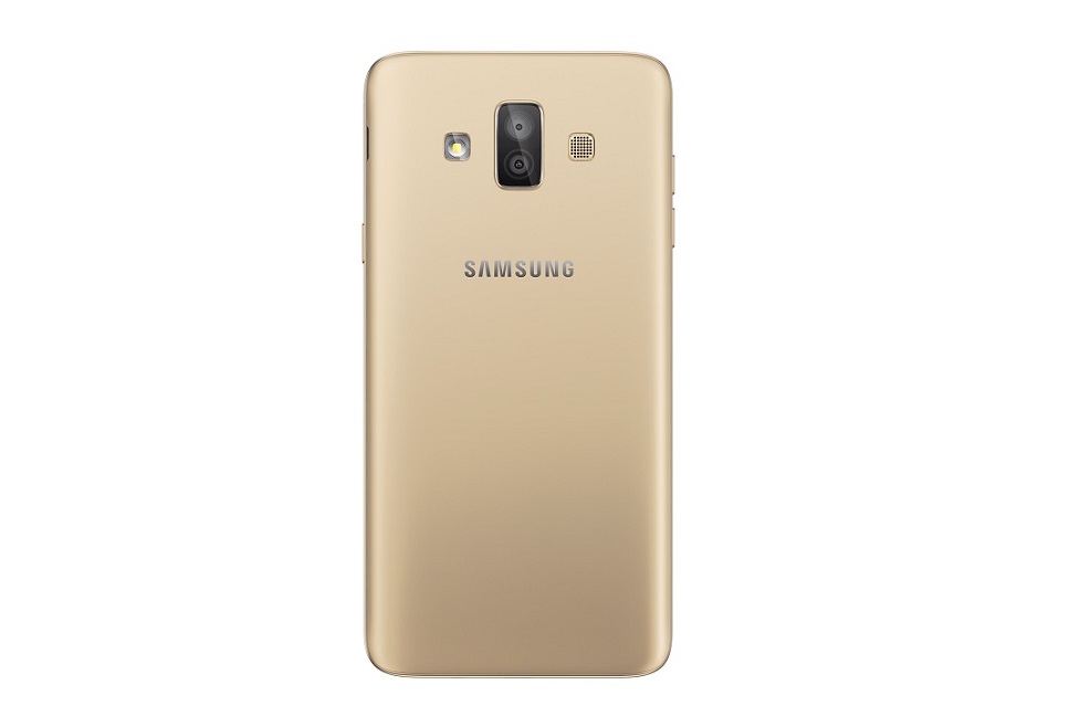 Render oficial del dorso del Samsung Galaxy J7 Duo en su variante color dorado. 