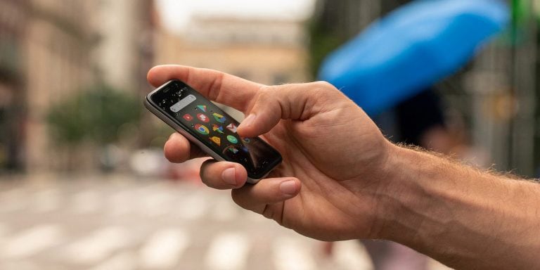 Palm Phone, el nuevo y pequeño smartphone que marca el renacimiento de Palm
