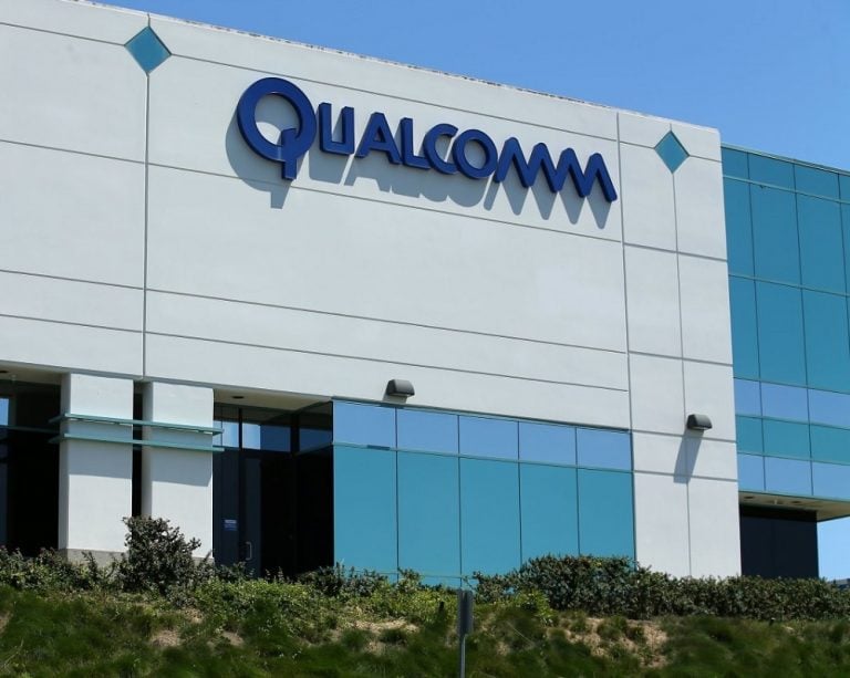 Qualcomm e Intel solicitan a Joe Biden una urgente inversión en fabricación de semiconductores