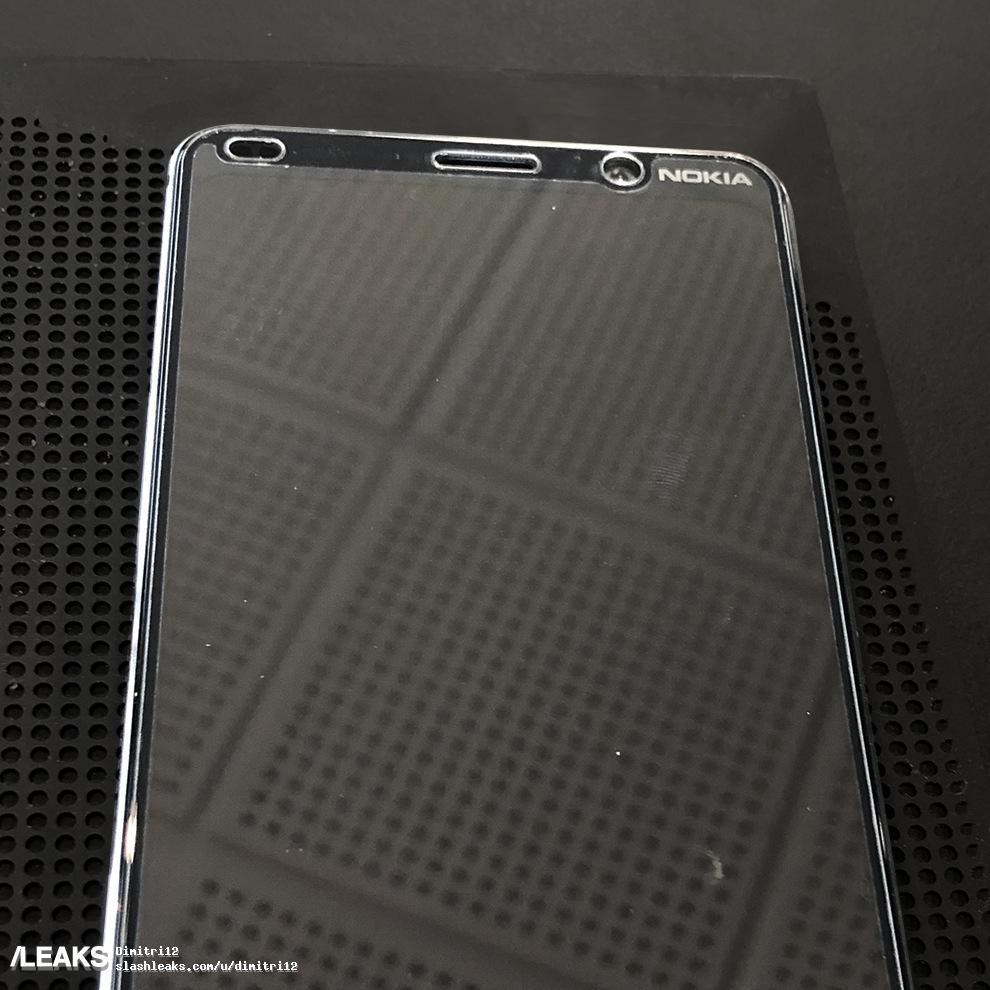 Nokia 9 se filtra en fotos mostrando una inédita muesca frontal.