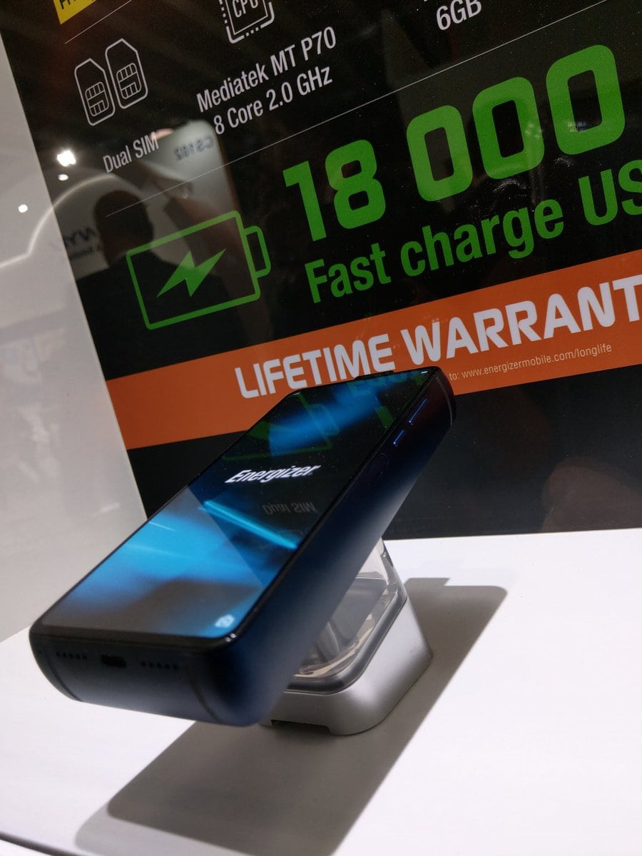 Energizer anuncia el Energizer Power Max P18K Pop con batería de 18000mAh.