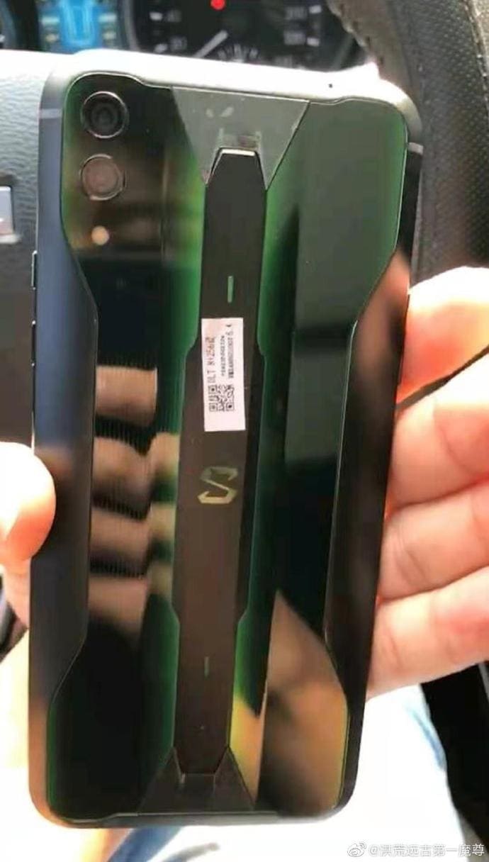 Xiaomi Black Shark 2 Pro mostrando su dorso en una foto filtrada.