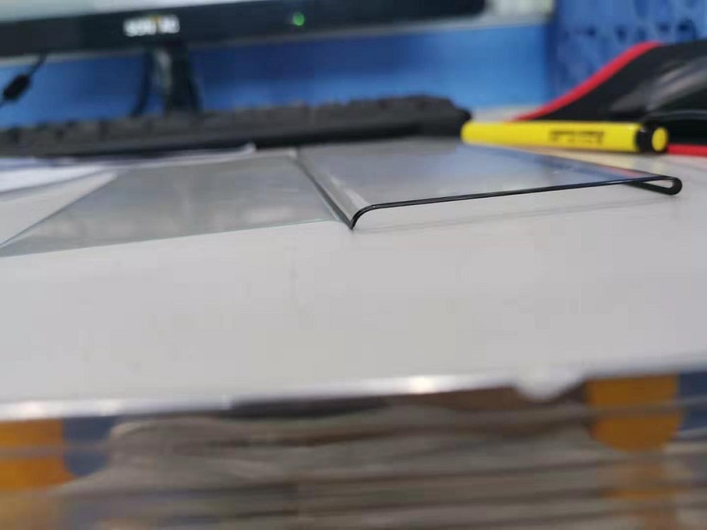 Foto filtrada del panel frontal del Huawei Mate 30 Pro de curvatura pronunciada.