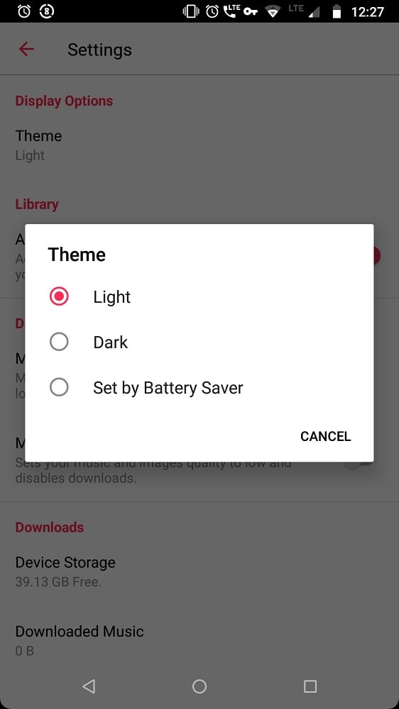 Captura de pantalla indicando cómo elegir el Modo Nocturno en Apple Music para Android.