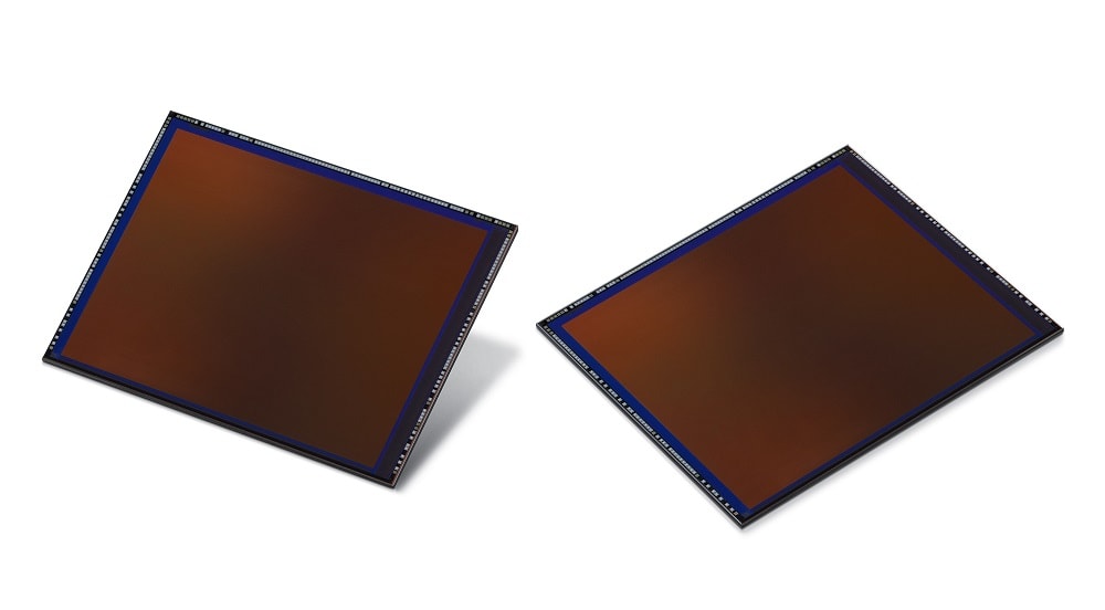 Fotografía de dos enormes sensores Samsung ISOCELL Bright HMX de 108MP.