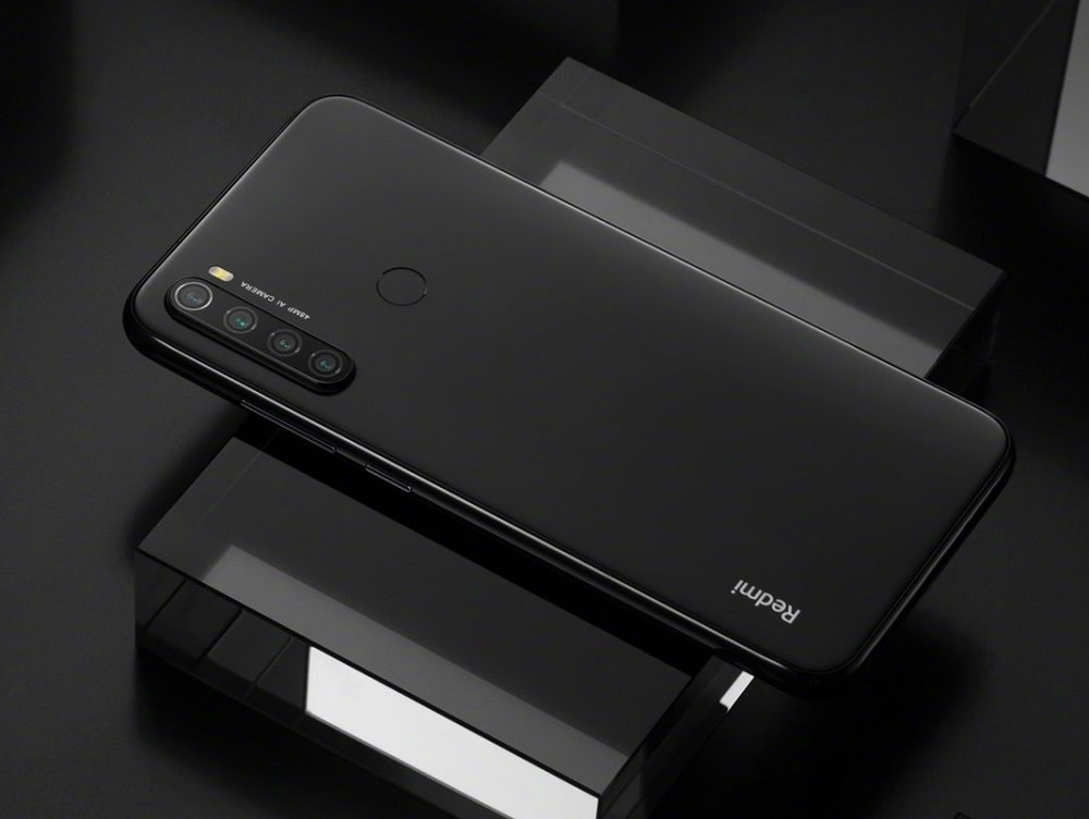 Render dorsal del Xiaomi Redmi Note 8 color negro.