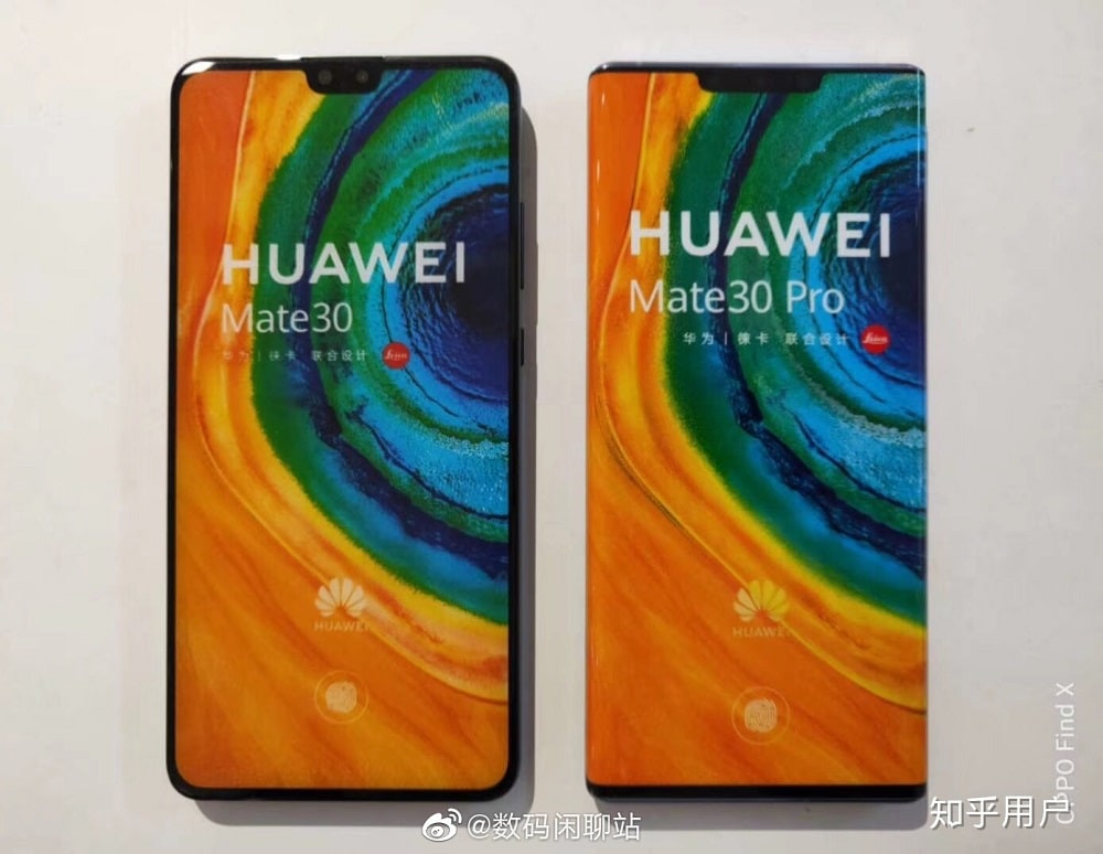 Foto del frente del Huawei Mate 30 (izquierda) y el Mate 30 Pro (derecha).