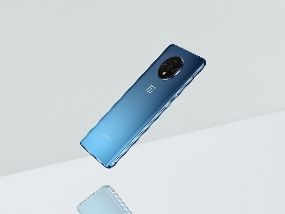 Render oficial del OnePlus 7T con cámara triple.