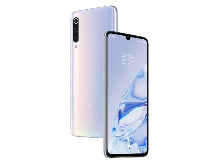 Diseño frontal y dorsal del Xiaomi Mi 9 Pro 5G color blanco iridiscente.