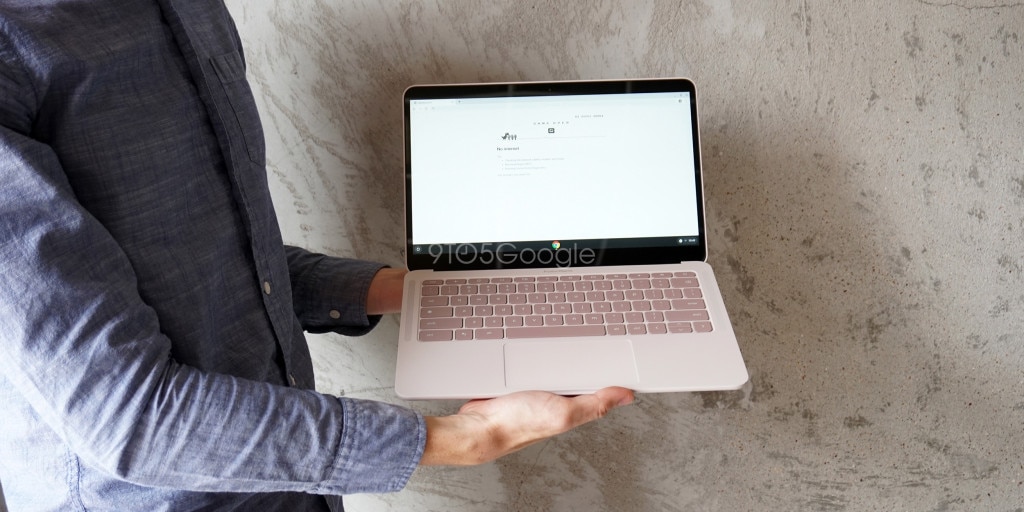 Foto de la Google Pixelbook Go abierta mostrando su pantalla de 13,3 pulgadas.