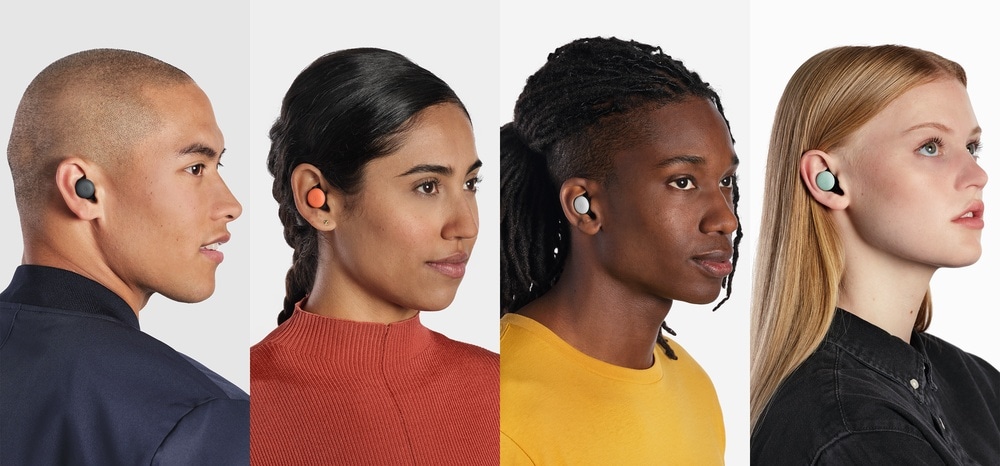 Ilustración publicitaria de lo compactos que son los Google Pixelbuds.