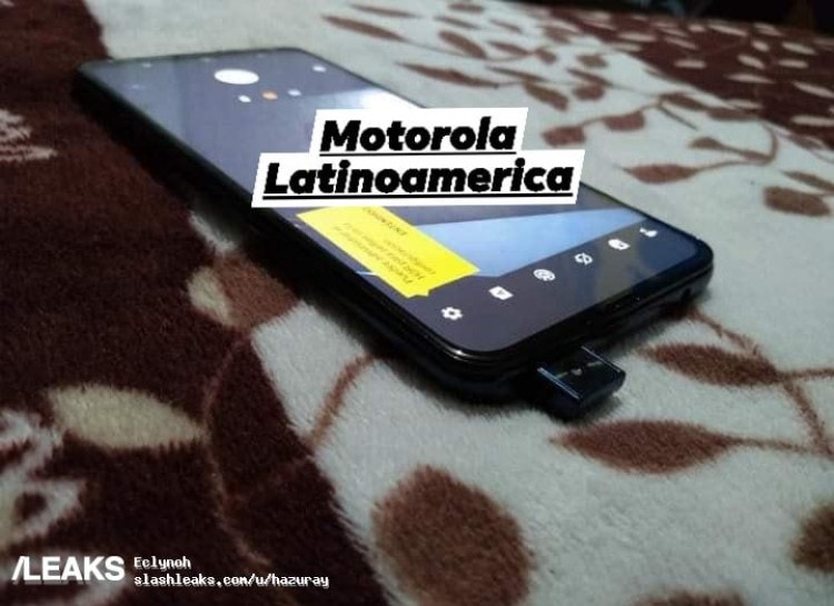 Supuesto smartphone filtrado de Motorola con cámara periscópica.