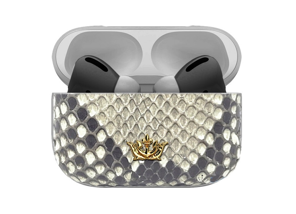 AirPods Pro Grace Edition con estuche de carga inalámbrico recubierto con piel de serpiente pitón.