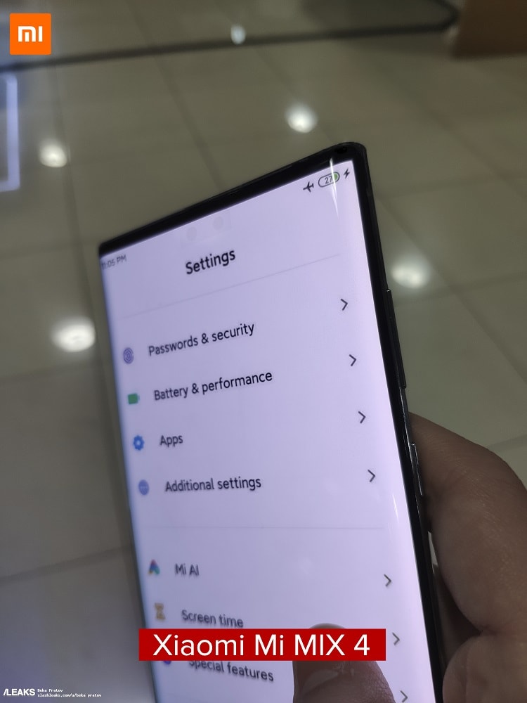 Foto filtrada del Xiaomi Mi Mix 4 que revela parcialmente su diseño frontal.
