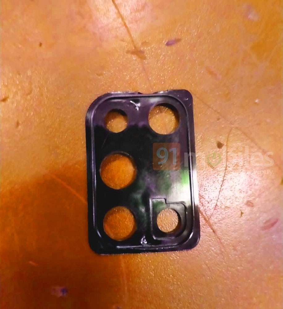 Foto filtrada del compartimento para nuclear las lentes de la cámara dorsal del Samsung Galaxy M31.