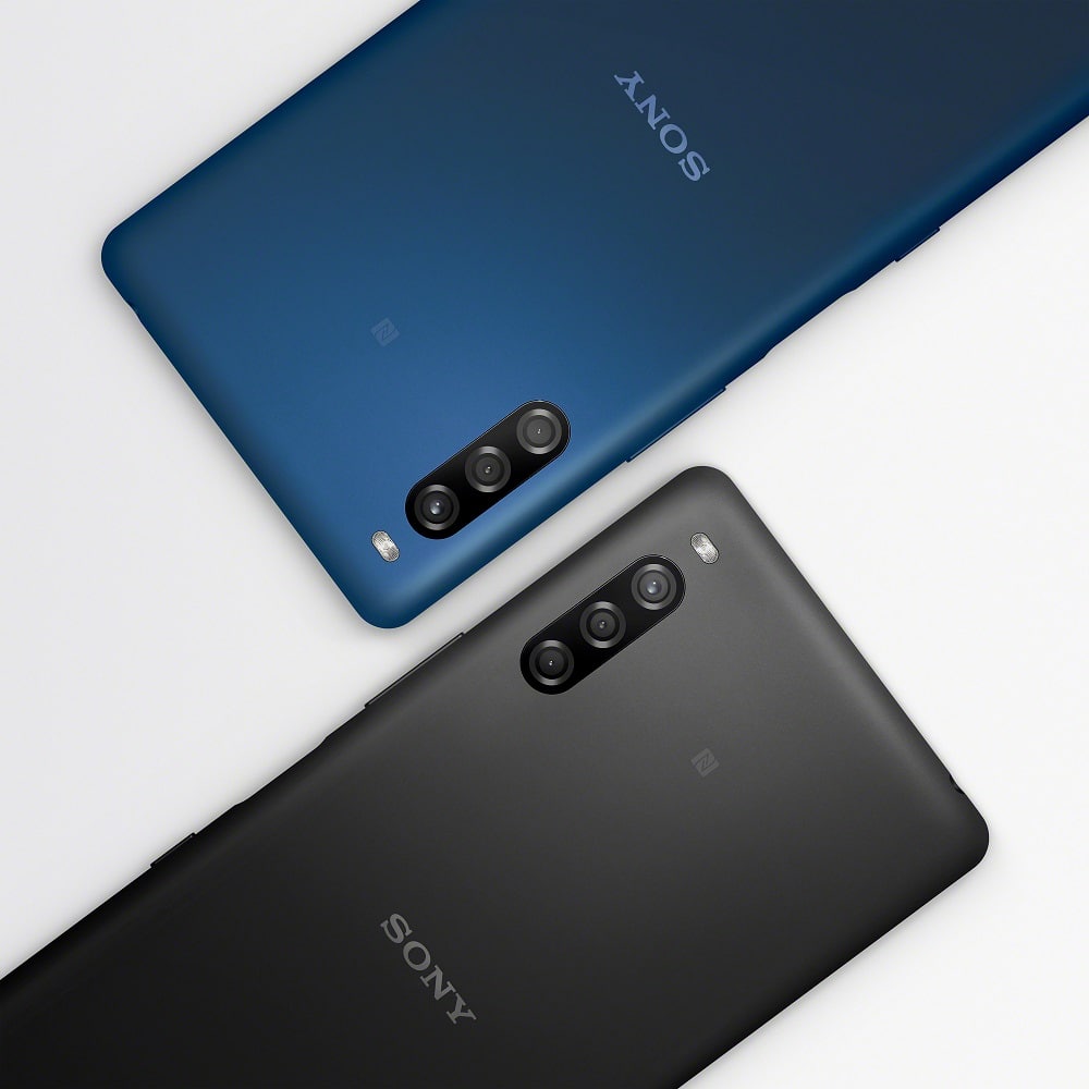 Render oficial del diseño dorsal del Sony Xperia L4 en colores negro y azul.