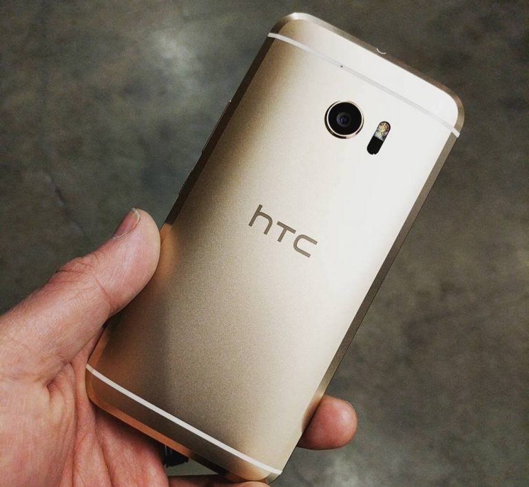 El HTC Desire 20 Pro sería el primer smartphone de HTC con cámara frontal incrustada