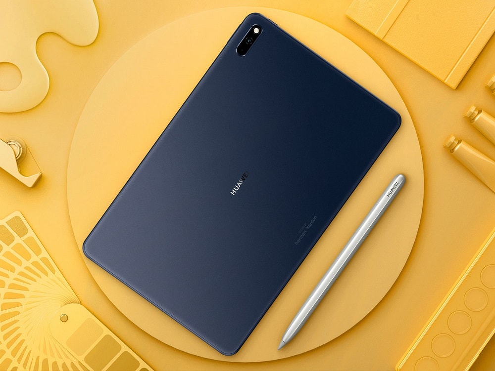 Render oficial del diseño dorsal de la Huawei MatePad color negro.