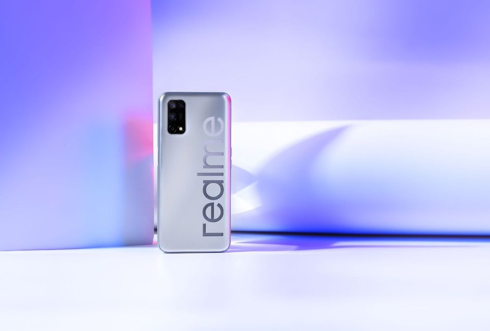 Render promocional oficial del diseño dorsal del Realme V5.