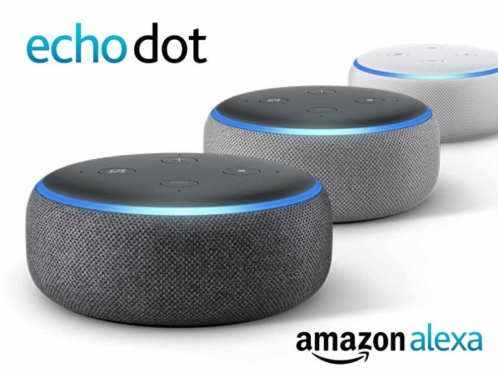 Render promocional del Amazon Echo Dot en tres colores diferentes.