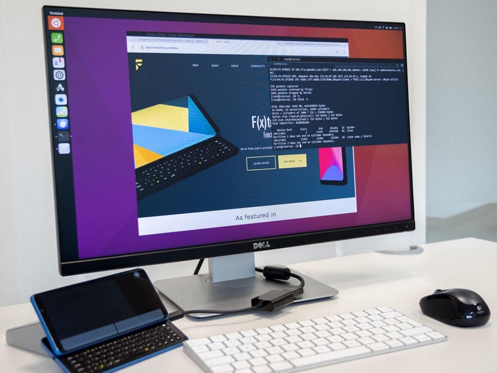 Ilustración del F(x)tec Pro1-X corriendo Ubuntu Touch y con su interfaz de Linux al conectarlo a una computadora personal.