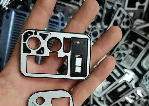 Diseño del compartimento de cámara de los Xiaomi Mi 11 Pro y Mi 11 Ultra.