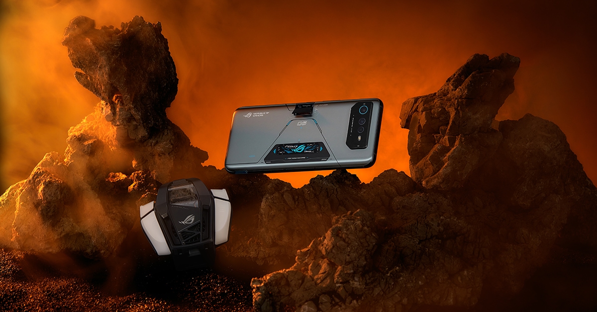 ROG Phone 6D Ultimate with AeroActive Cooler 6