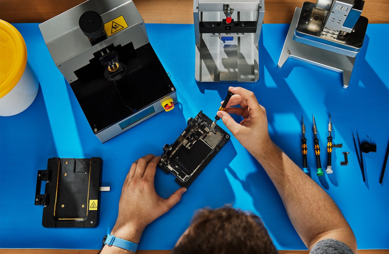 Apple lanza su programa reparaciones autoservicio en España y más países de Europa