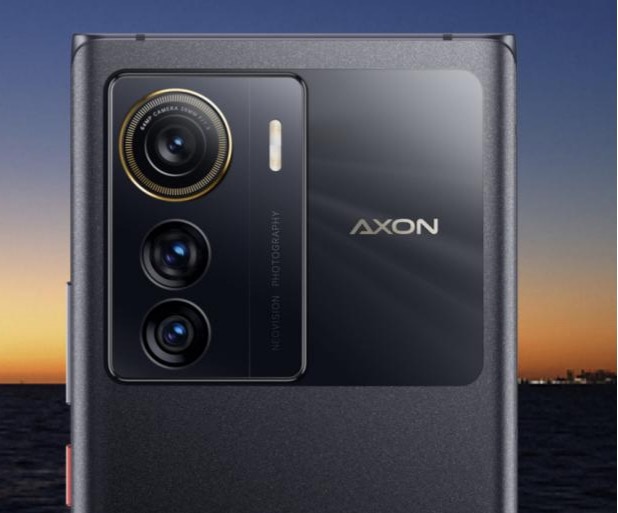 Detalle de las cámaras del Axon 50 Ultra.