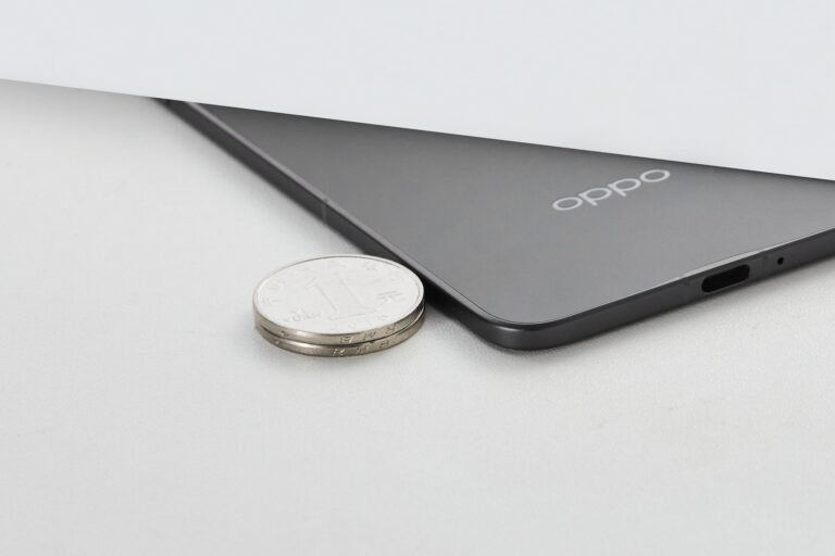 El Oppo Find N5 muestra su delgado perfil en fotos