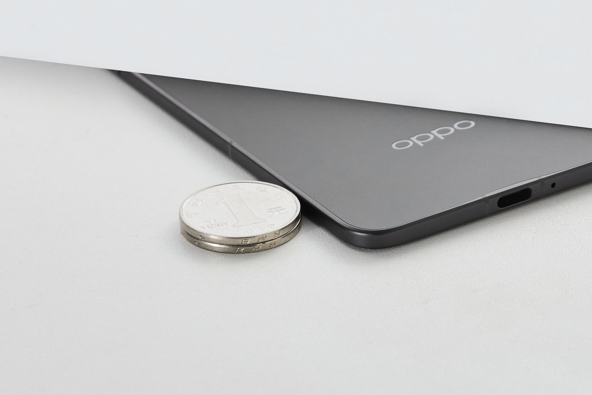 El Oppo Find N5 muestra su delgado perfil en fotos