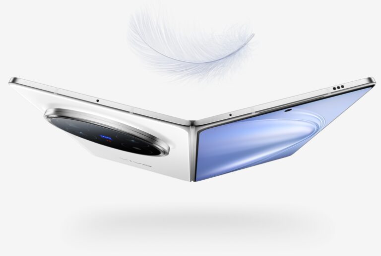El Vivo X Fold 5 debuta con los títulos del mejor en batería y resistencia al polvo y agua